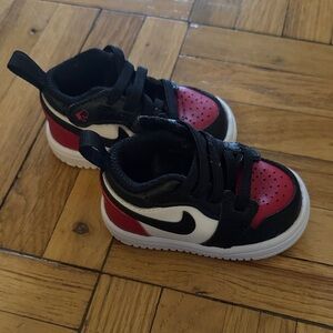 Nike Kids Black and Red Sneakers with White Accents